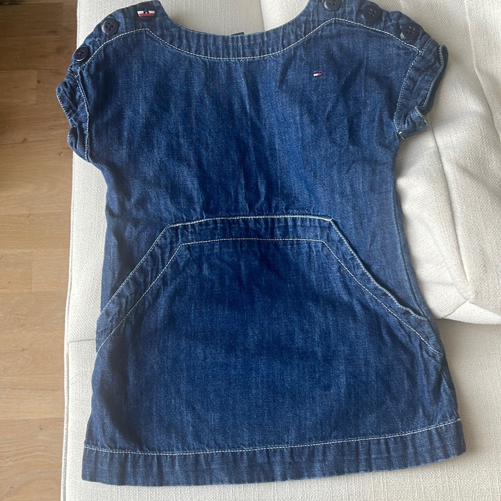 Tommy Hilfiger dress. 3T with pockets